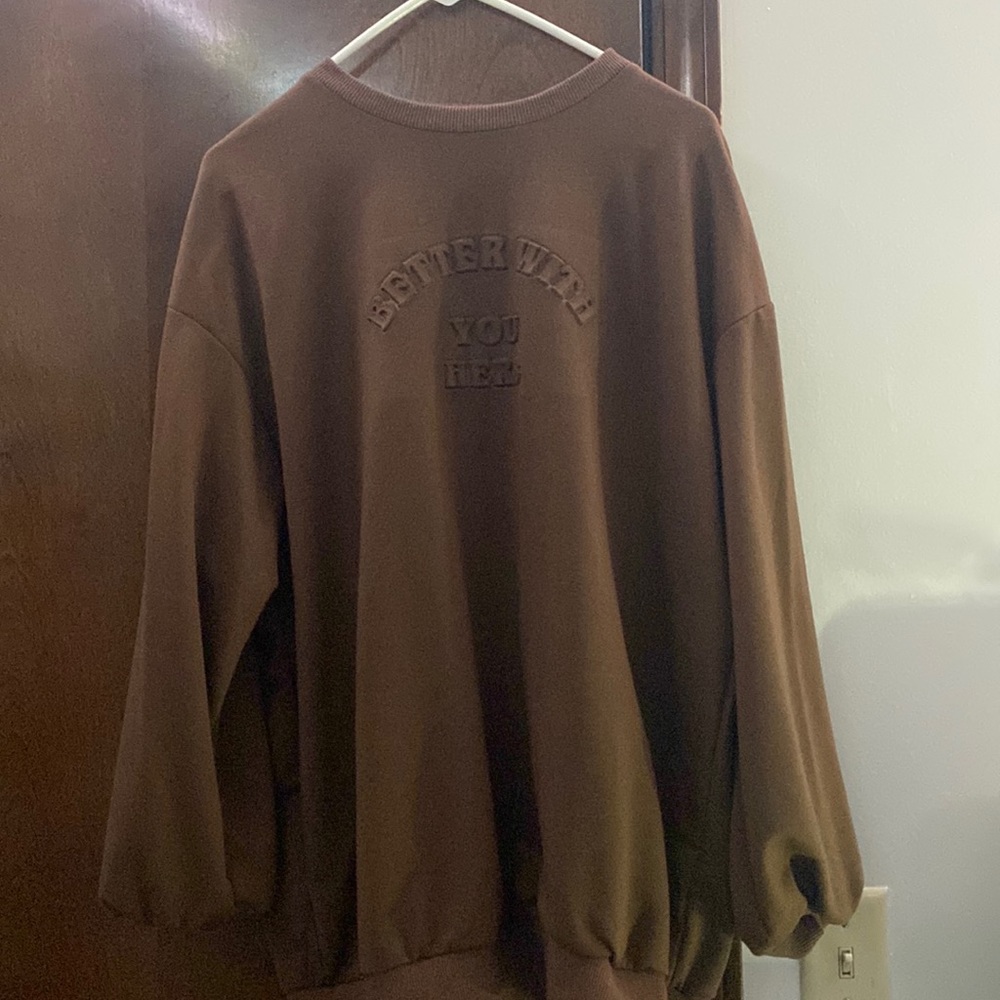 Oversized brown lightweight graphic sweatshirt